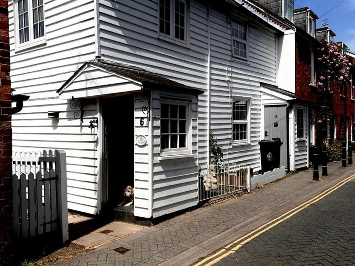 Bridewell Cottage In The Heart Of Tenterden - Pass The Keys Exterior photo