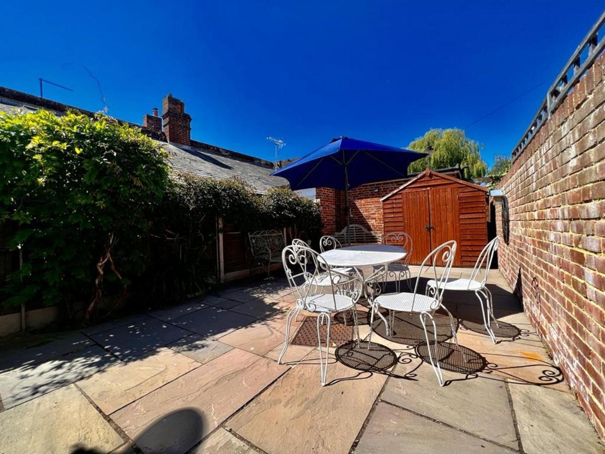 Bridewell Cottage In The Heart Of Tenterden - Pass The Keys Exterior photo