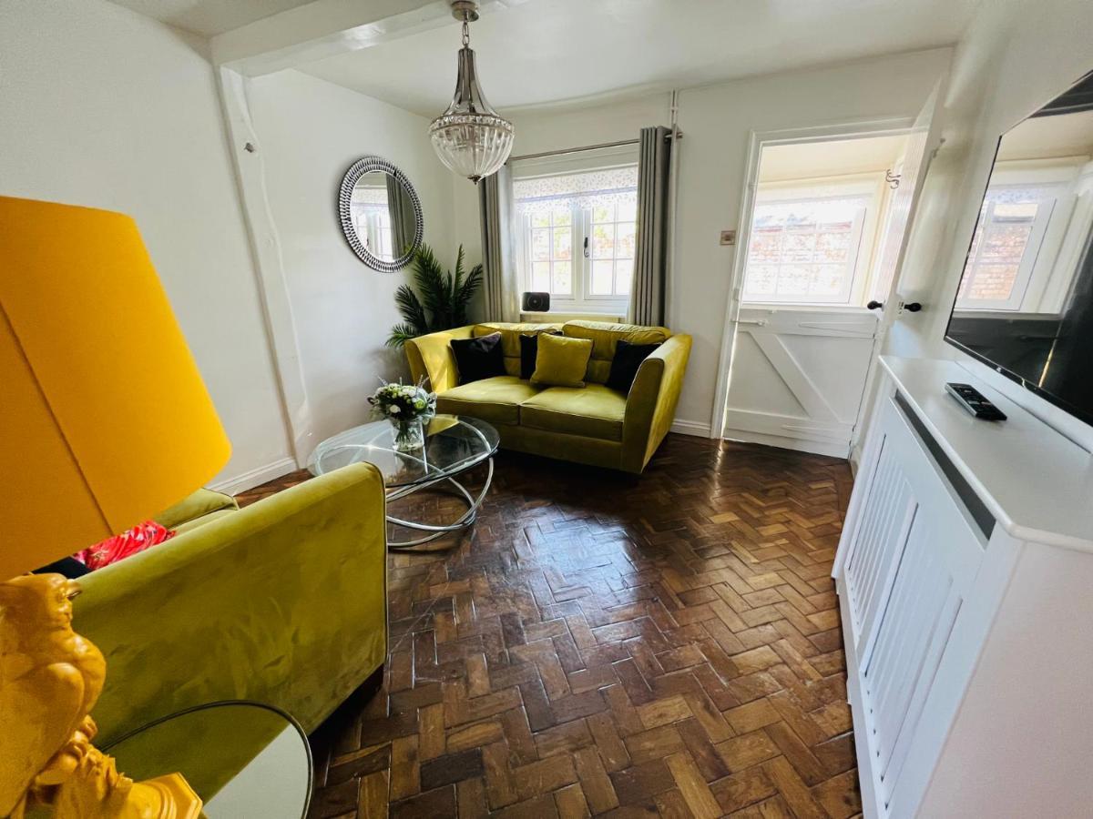 Bridewell Cottage In The Heart Of Tenterden - Pass The Keys Exterior photo