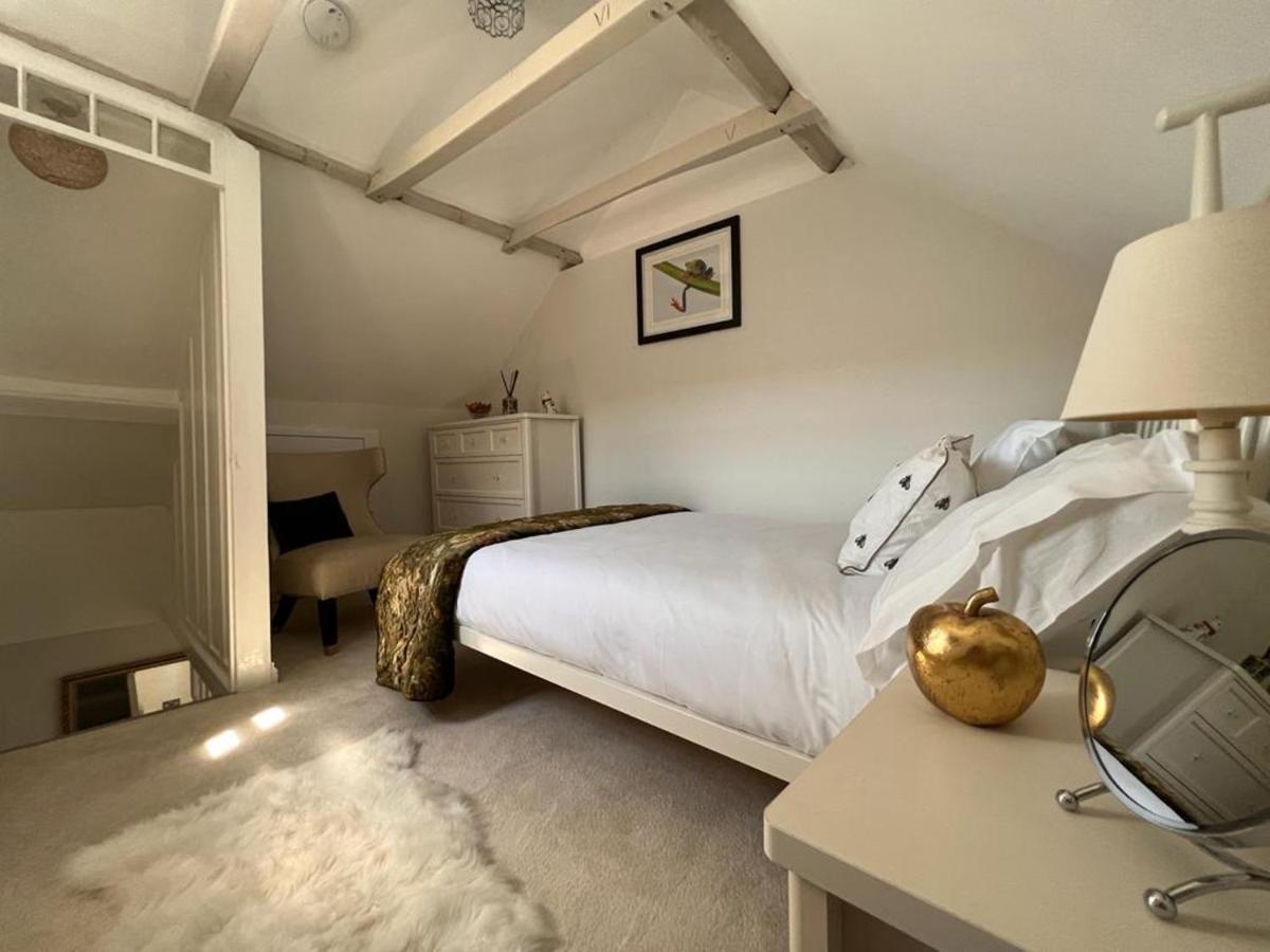 Bridewell Cottage In The Heart Of Tenterden - Pass The Keys Exterior photo