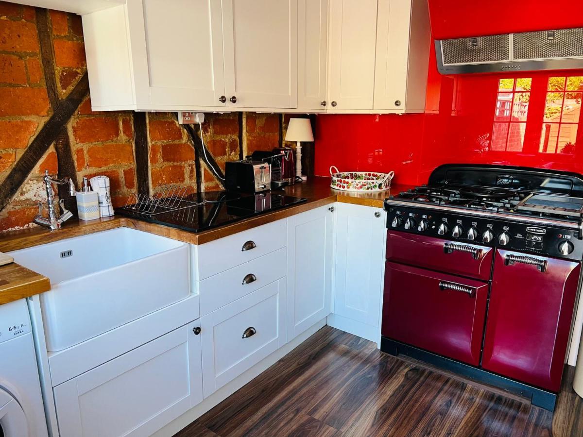 Bridewell Cottage In The Heart Of Tenterden - Pass The Keys Exterior photo