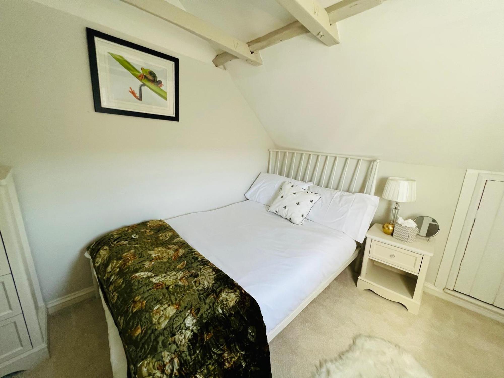 Bridewell Cottage In The Heart Of Tenterden - Pass The Keys Exterior photo